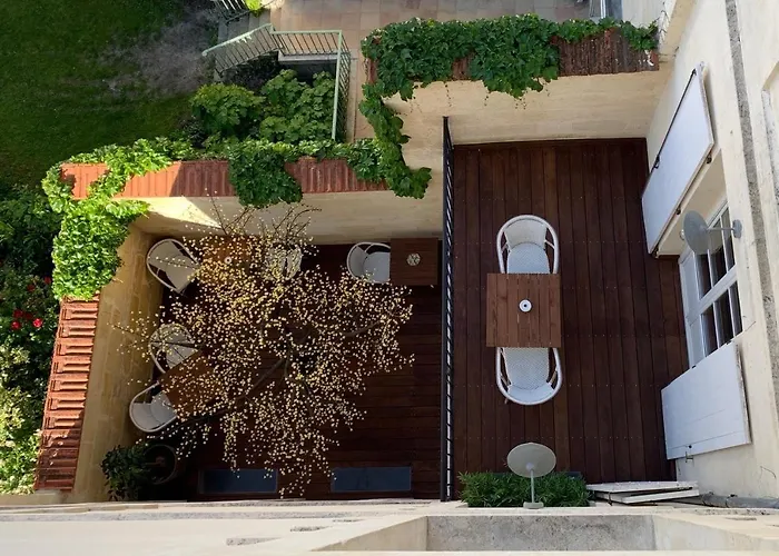 Pensión La Course 4*